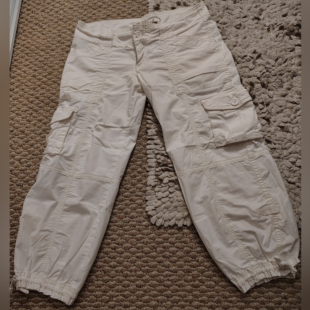 Hollister White Cargo Capris